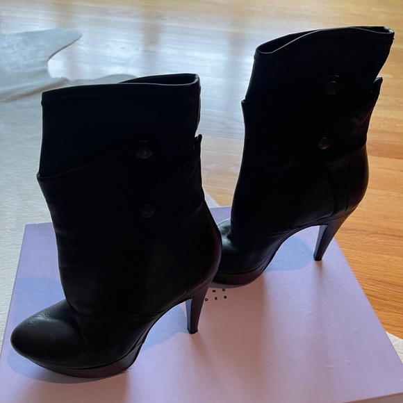 Vera Wang Lavender black boots - Picture 2 of 5